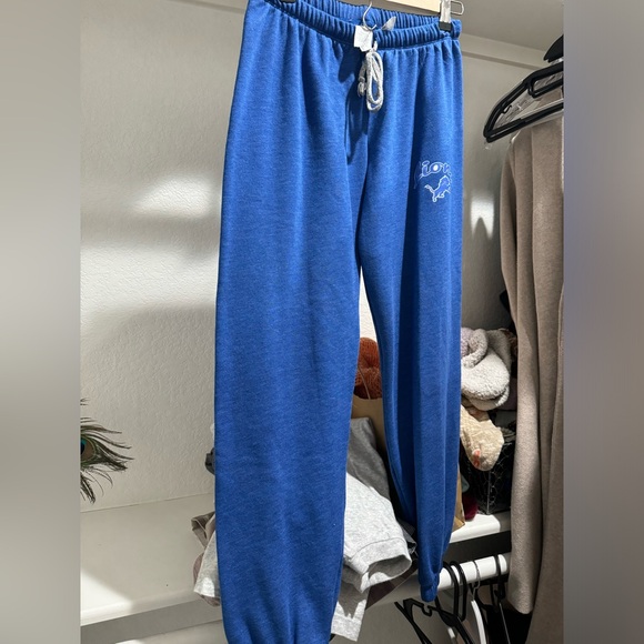 Detroit Lions Sweatpants - Picture 2 of 4